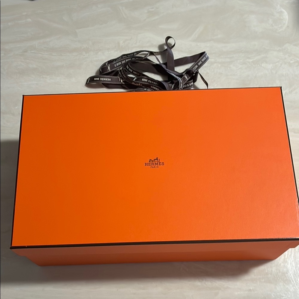 Hermès Signature Orange Gift Box with Ribbon ( EMPTY ).